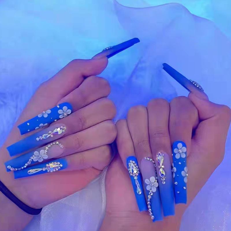 长按指甲有光泽的法国蓝色全罩假指甲花朵芭蕾舞美甲套装DIY人造亚克力假指甲贴贴在女性指甲上24件